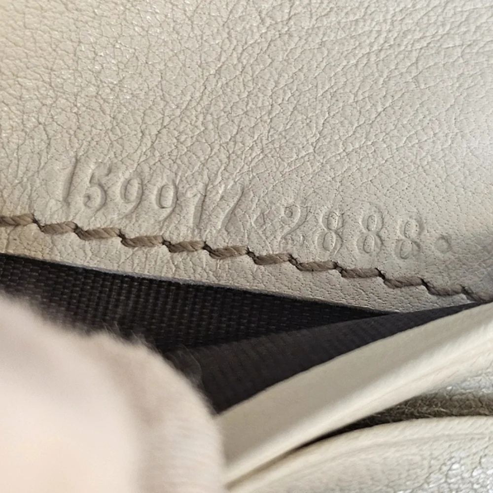 🌟Gucci Guccissima Leather Bifold Vintage Cream Wallet 🤍